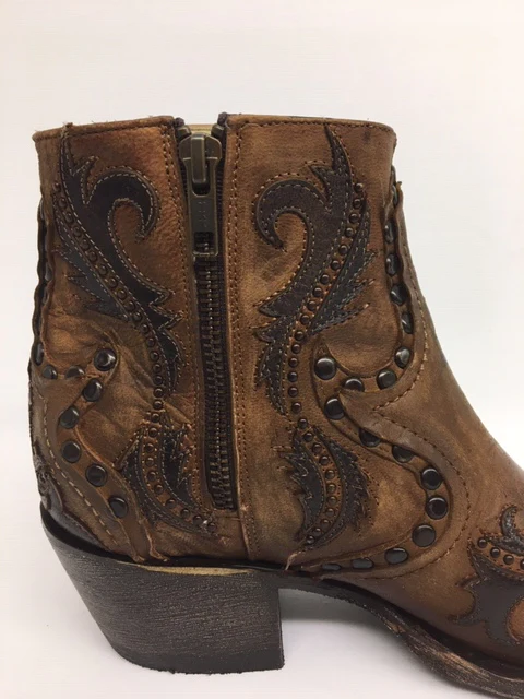 Corral - 1382 Studs & Overlay - Image 5